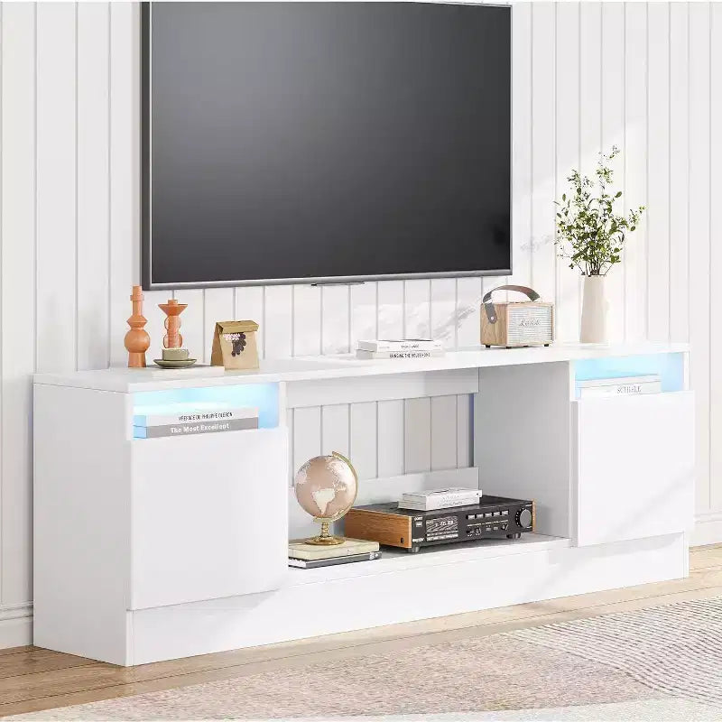 Meuble TV blanc moderne pour salon — Meuble TV jusqu'à 75", rangements avec espace insert cheminée, console de 70 pouces