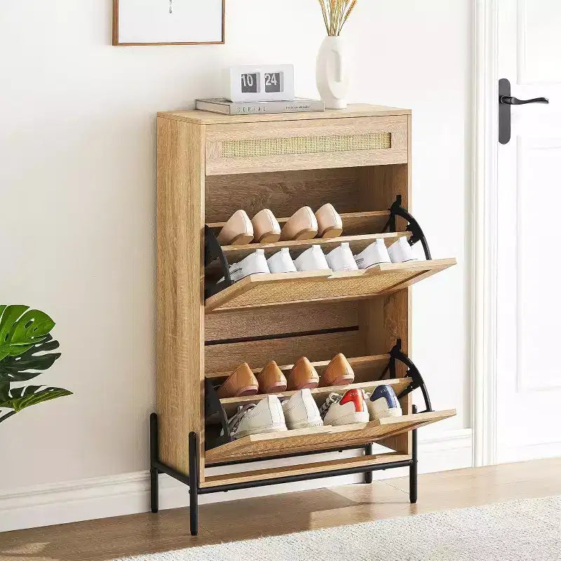 Meuble de rangement en rotin naturel avec 2 tiroirs basculants, étagères réglables et pieds en métal – Meuble à chaussures étroit pour entrée