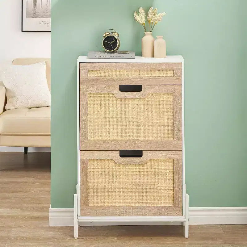 Meuble de rangement en rotin naturel avec 2 tiroirs basculants, étagères réglables et pieds en métal – Meuble à chaussures étroit pour entrée