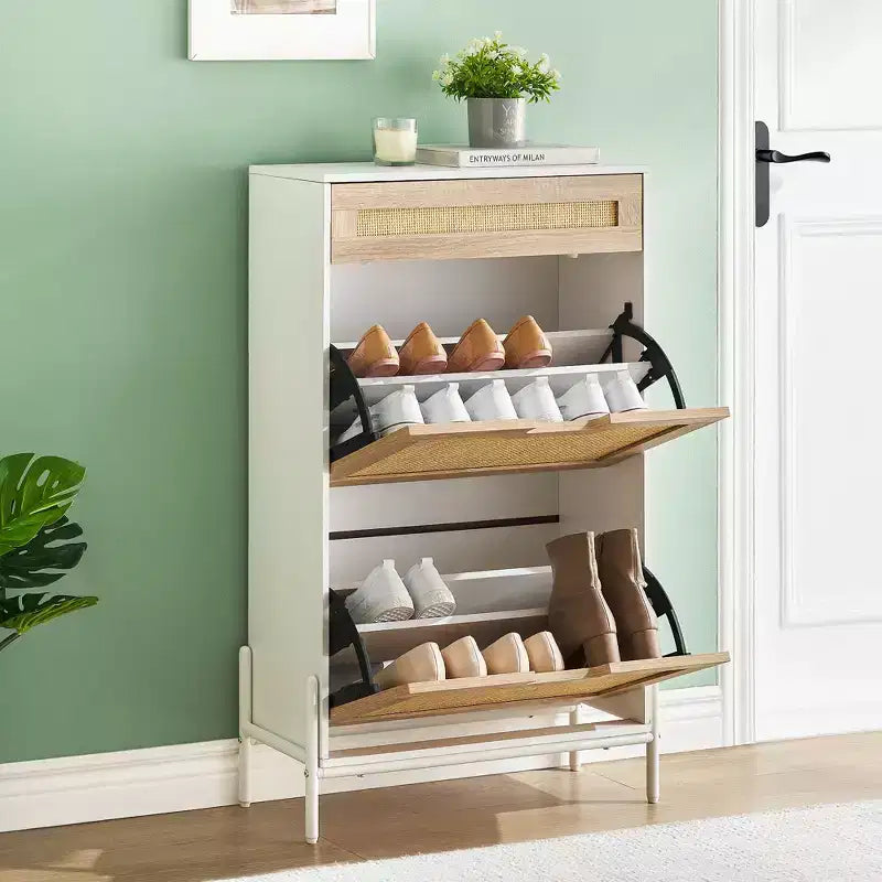 Meuble de rangement en rotin naturel avec 2 tiroirs basculants, étagères réglables et pieds en métal – Meuble à chaussures étroit pour entrée